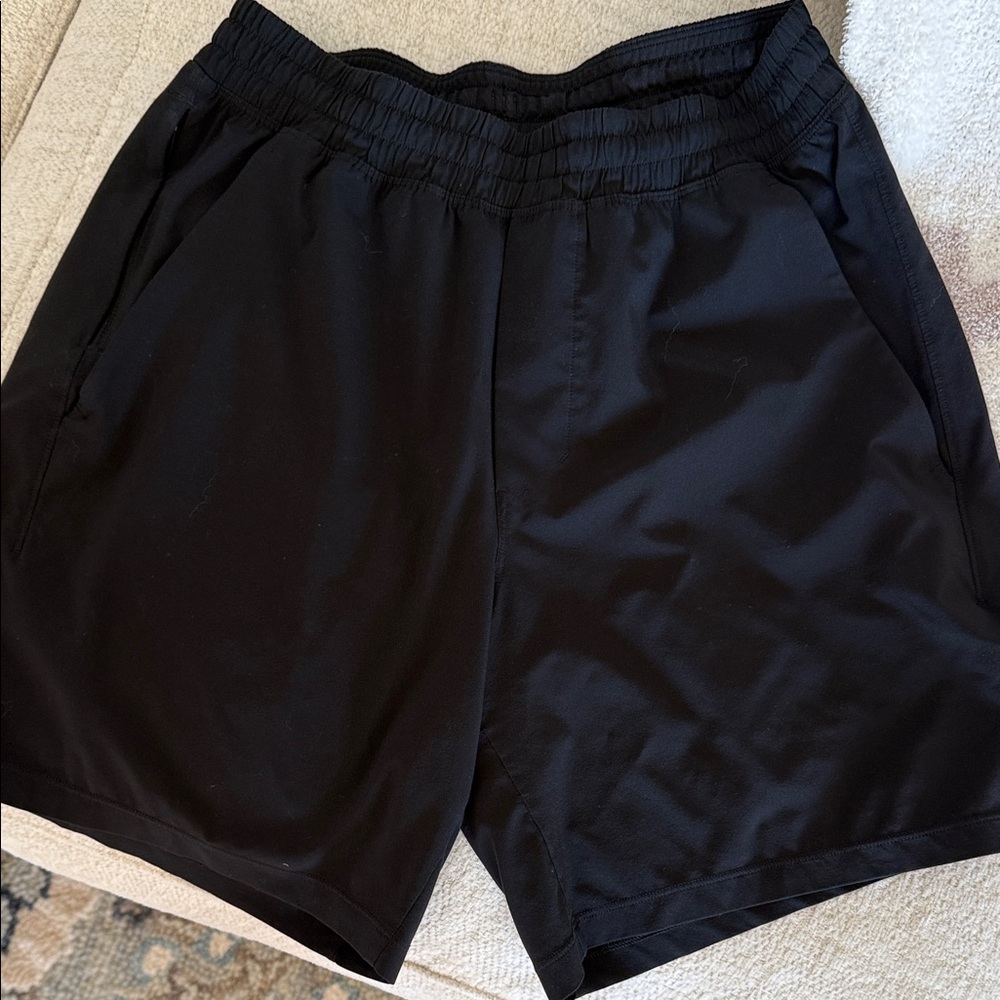 Lululemon black men’s shorts no liner 7”